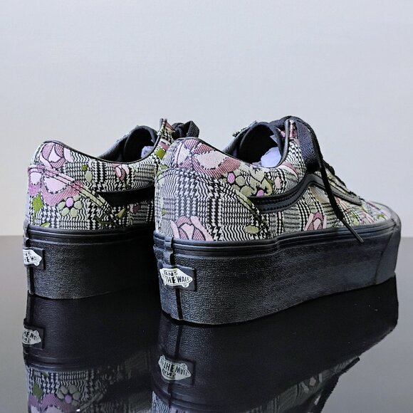 Vans Men's Old Skool Stackform/Platform Sneaker in Lovely Tapestry Floral Black - Picture 8 of 13